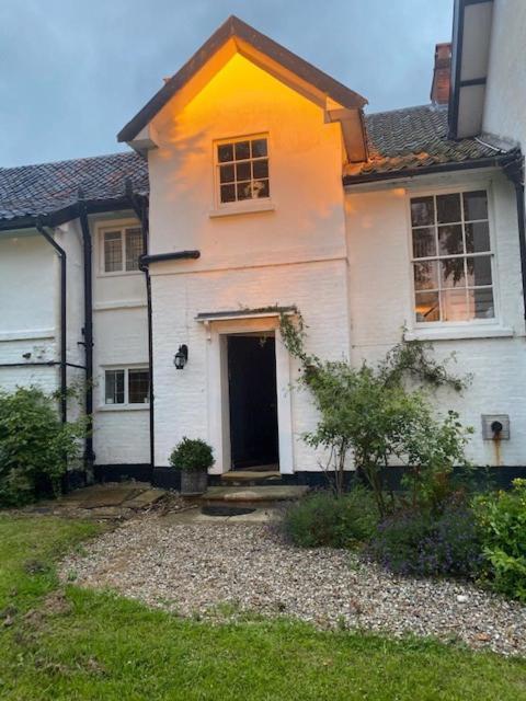 Old Rectory - Scoulton Apartment Great Ellingham Exterior foto